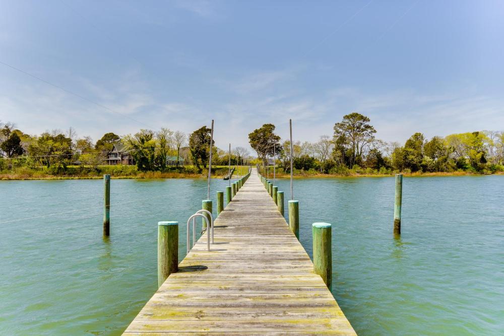 Stunning Chesapeake Bay Farmhouse with Dock and Kayaks